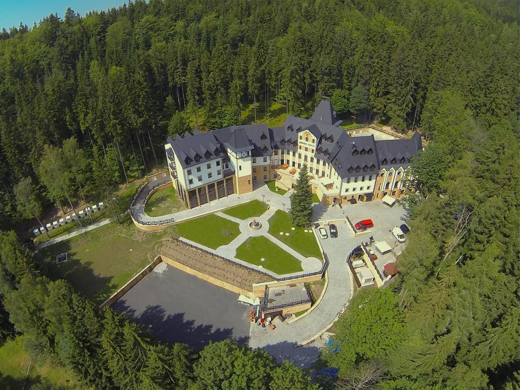 Zamek Luzec & Wellness 4*
