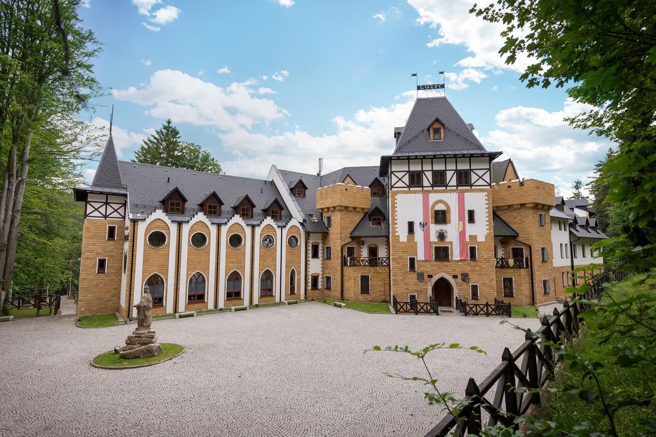 Zamek Luzec & Wellness Карлові Вари