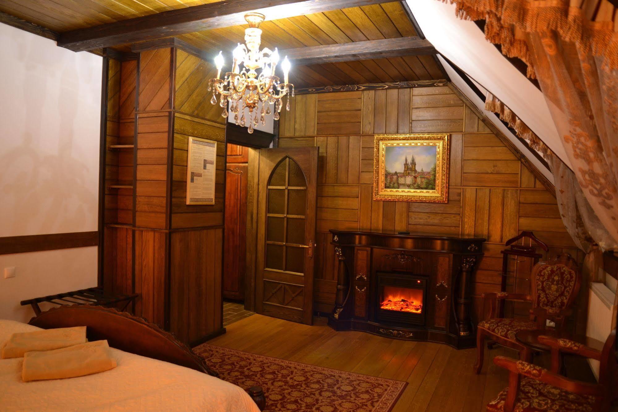 Готель Zamek Luzec & Wellness 4*