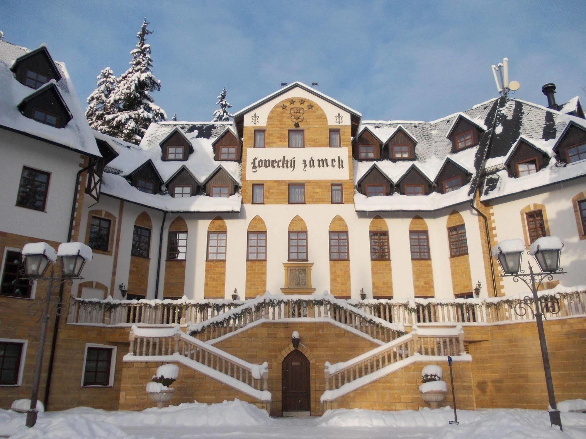 Zamek Luzec & Wellness Отель